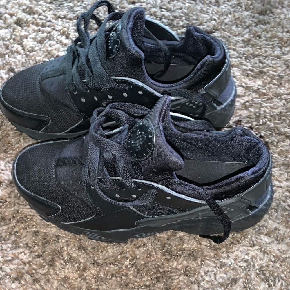 Nike Huraches size 5